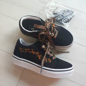 VANS NEW Toddler Old Skool Leopard Lace Up Shoes