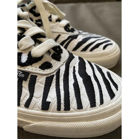 Vans Pro Zebra Print Fur Old Skool Shoes 8 Men Women 9.5 Ultra Cush Checkered