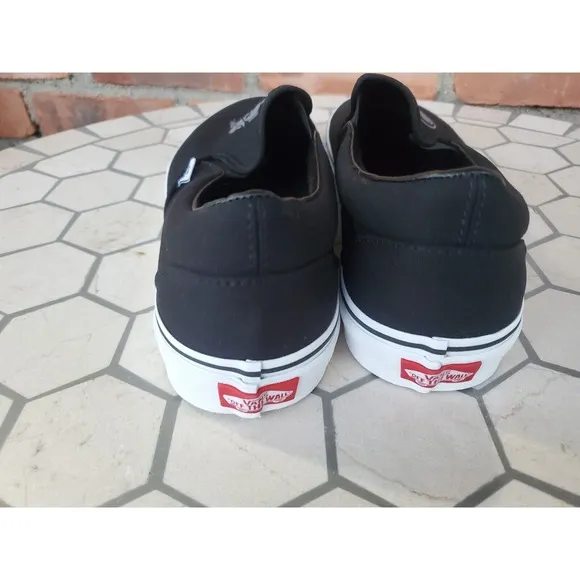 Vans Slip On Love You To Death Men SZ 11.5 Skateboarding Casual Black Skull Rare