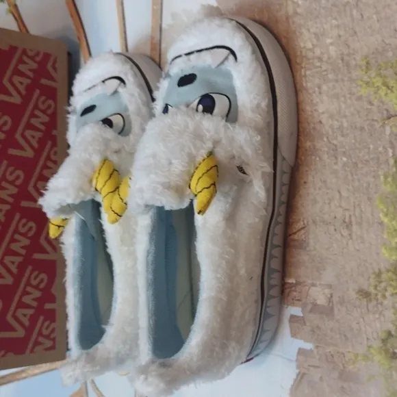 Vans slip on V Yeti toddler shoes size 9