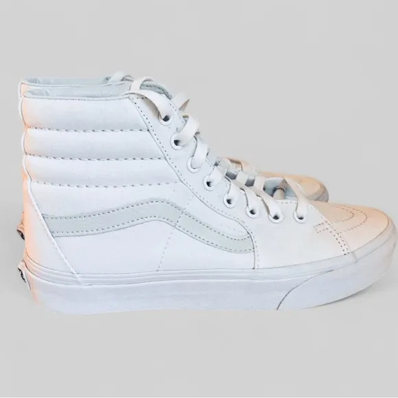 VANS World's # 1 Skateboard Shoes Hi Top Sport Shoes Men's Size 7.5 Gently Worn