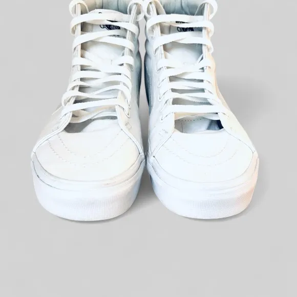VANS World's # 1 Skateboard Shoes Hi Top Sport Shoes Men's Size 7.5 Gently Worn