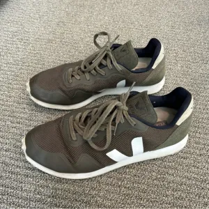Veja SDU Shoes Olive Green Men's Size 11.5 EU 45