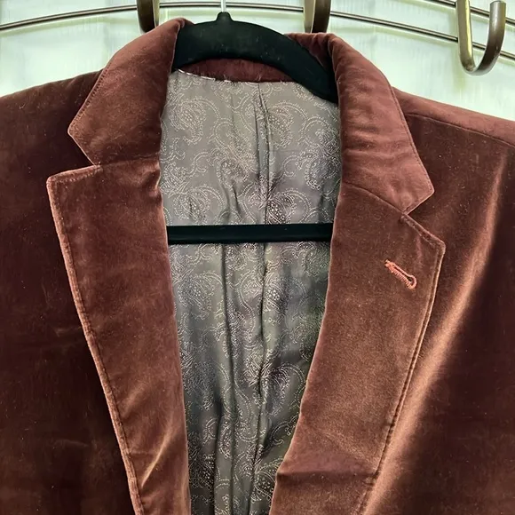 Velvet Blazer by Elevee.  Made for Travis Fisher NFL Size is