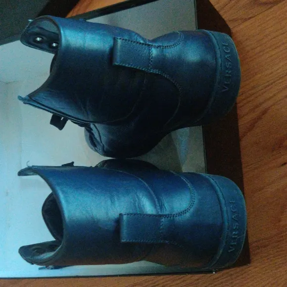 Versace sport shoes