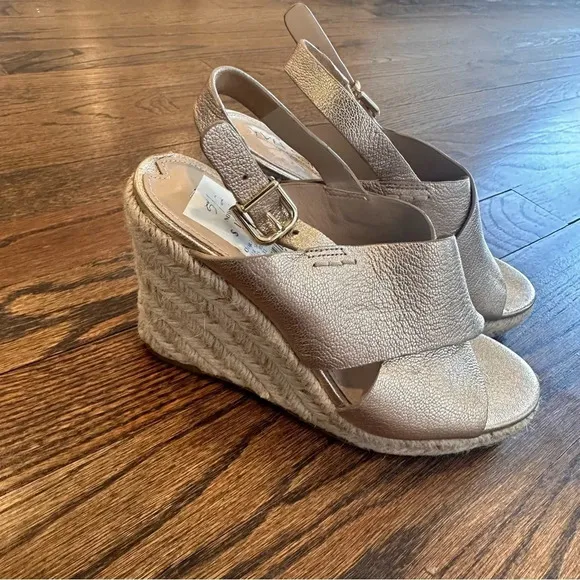 Via Spiga Gold Eapadrille Wedge 5.5 Pristine Condition