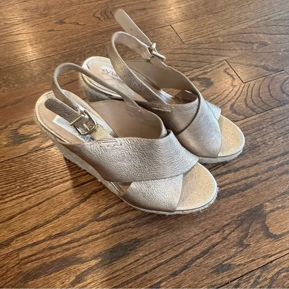 Via Spiga Gold Eapadrille Wedge 5.5 Pristine Condition