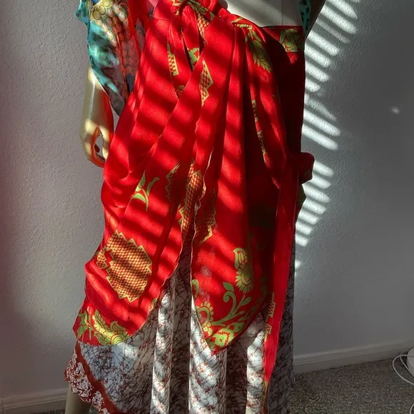 Vibrant Darn Good Yarn Reversible Sari Silk Wrap Skirt. NWOT
