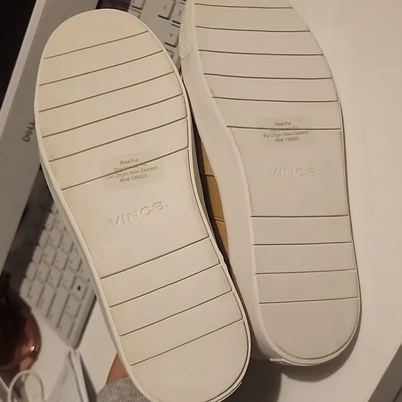 VINCE BLAIR SHIRLING LINED SUED SLIP ON SHOES SIZE 6