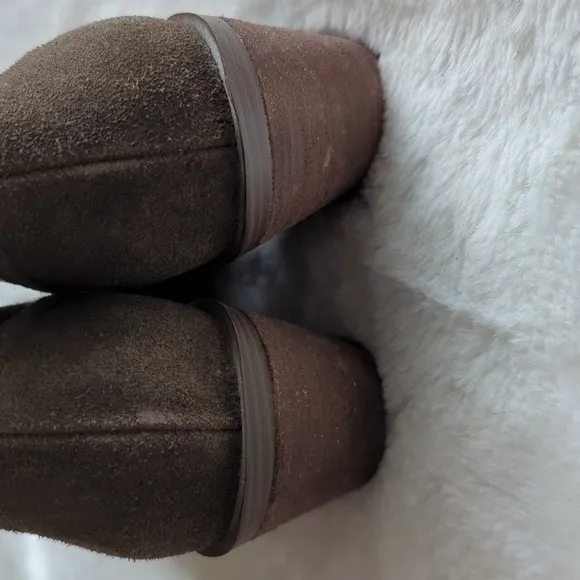 Vince Camuto Amtinda Sable Zipper Closure Squared Toe Suede Ankle Boots Size 8