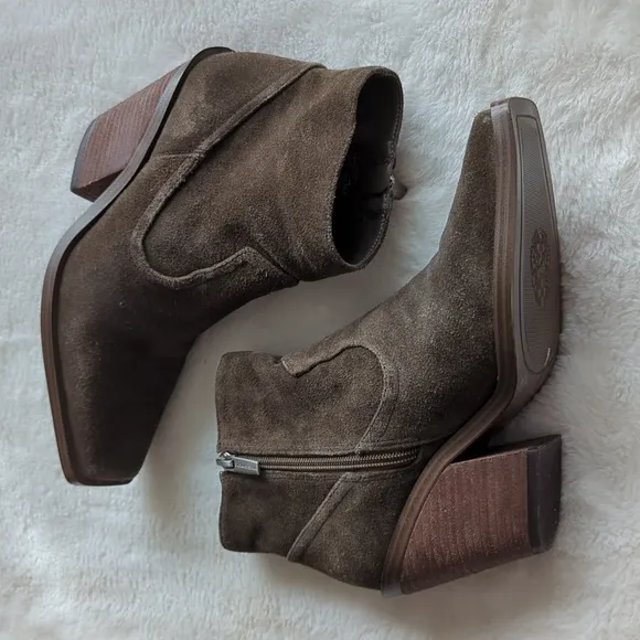Vince Camuto Amtinda Sable Zipper Closure Squared Toe Suede Ankle Boots Size 8