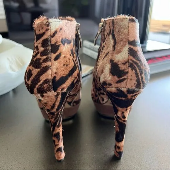 VINCE CAMUTO Ankle Boots Cow Hair Fur In Brownish Color Platform Heel Size 7.5B
