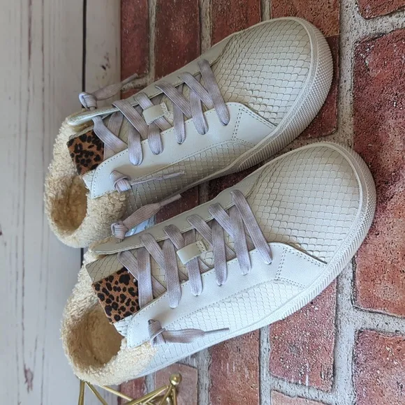 Vince Camuto Sneaker Women's Size 9 Cream Faux Fur Madrista Slip On Mule Casual