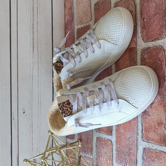 Vince Camuto Sneaker Women's Size 9 Cream Faux Fur Madrista Slip On Mule Casual