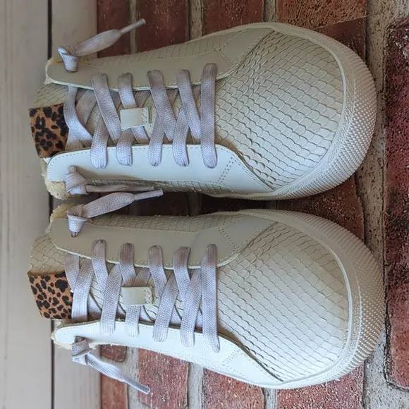 Vince Camuto Sneaker Women's Size 9 Cream Faux Fur Madrista Slip On Mule Casual