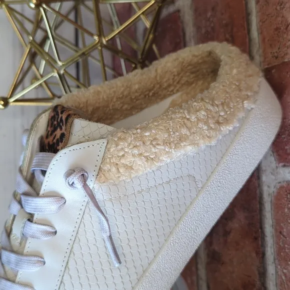 Vince Camuto Sneaker Women's Size 9 Cream Faux Fur Madrista Slip On Mule Casual
