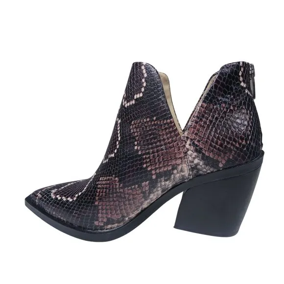 Vince Camuto VC-Gigietta Mauve Multitricolor Snake Skin Boots Size 8M