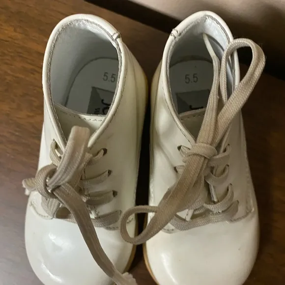Vintage Baby’s Walking White Tie Shoes Size 5.5 Josmo Walker