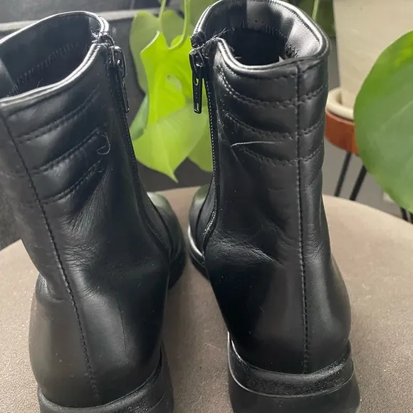 Vintage Blondo Womens size 8 Ankle Boots Black Waterproof