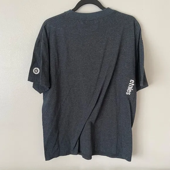 Vintage Etnies Shoes Skateboard BMX Skateboarding Logo T-Shirt Mens Large