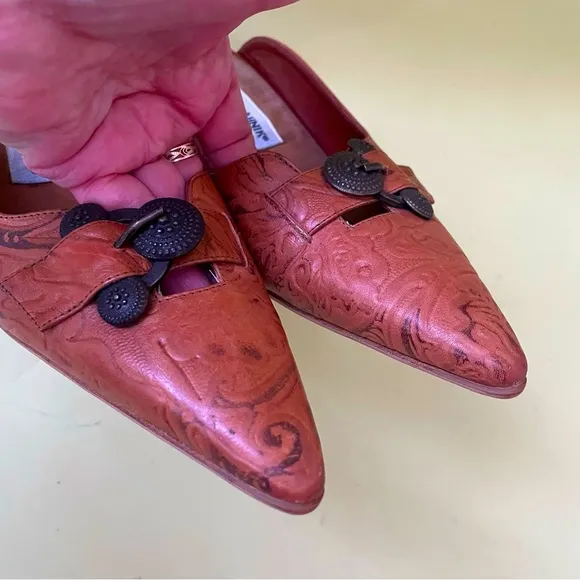 Vintage orange brown Manolo Blahnik leather slip on shoes