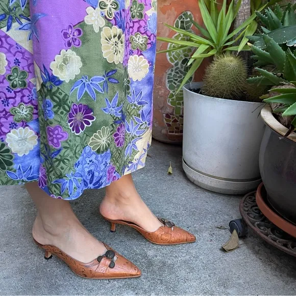 Vintage orange brown Manolo Blahnik leather slip on shoes