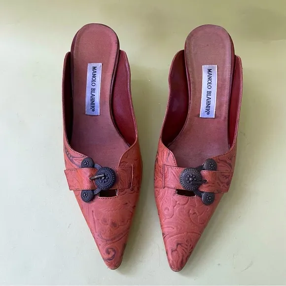 Vintage orange brown Manolo Blahnik leather slip on shoes