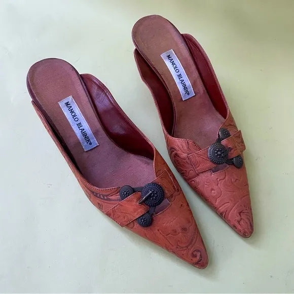 Vintage orange brown Manolo Blahnik leather slip on shoes