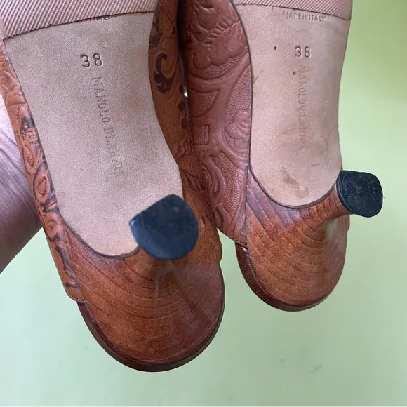 Vintage orange brown Manolo Blahnik leather slip on shoes