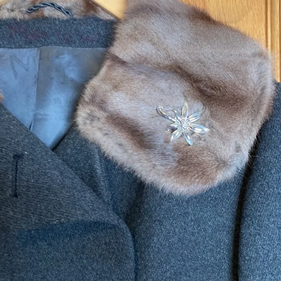 Vintage pure new wool long coat with faux fur collar 1970”s