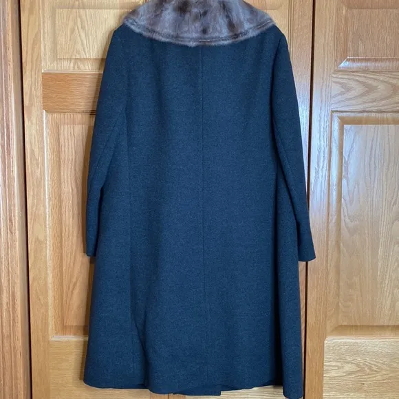 Vintage pure new wool long coat with faux fur collar 1970”s