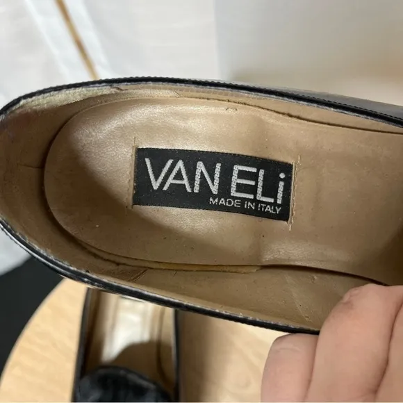 Vintage vaneli black fur embellished shoes