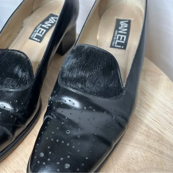 Vintage vaneli black fur embellished shoes