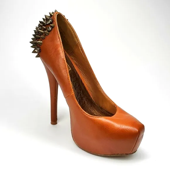 Vintage Wild Pair Carly Tan Spike Studded Platform Stilettos 5 EUC