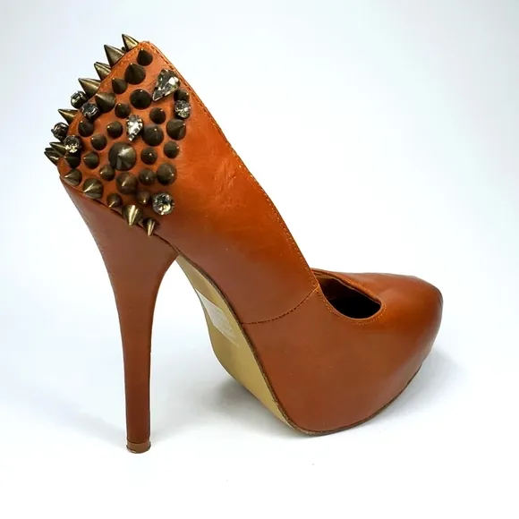 Vintage Wild Pair Carly Tan Spike Studded Platform Stilettos 5 EUC