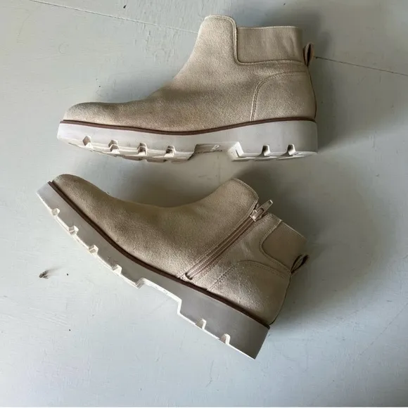 VIONIC- Brionie Chelsea Boot Lug Sole SemolinaSuede Pull On