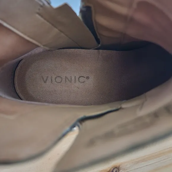 Vionic Womens Sienna Nubuck Embellished Waterproof Olive Ankle Boots Shoe Size 8