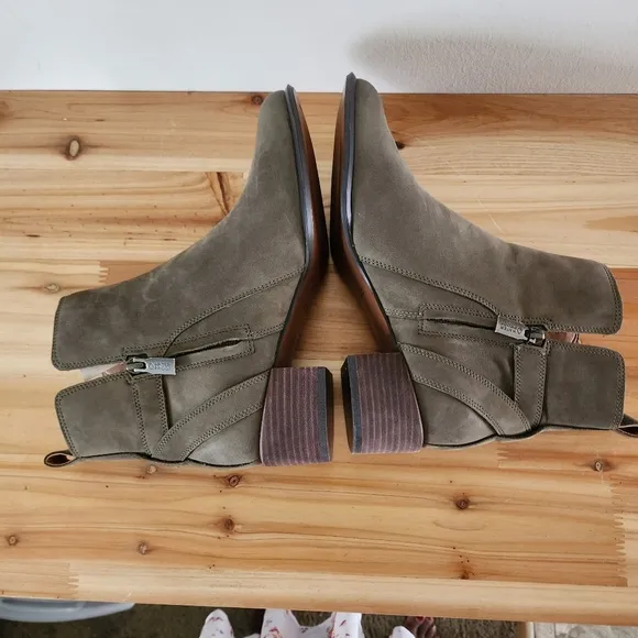 Vionic Womens Sienna Nubuck Embellished Waterproof Olive Ankle Boots Shoe Size 8