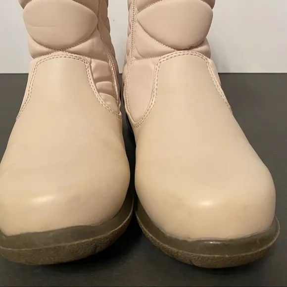 WEATHERPROOF WINTER BOOTS SHOES CREAM FAUX FUR ZIPPER Size 7.5 M