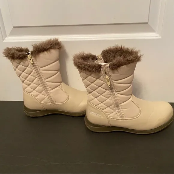 WEATHERPROOF WINTER BOOTS SHOES CREAM FAUX FUR ZIPPER Size 7.5 M