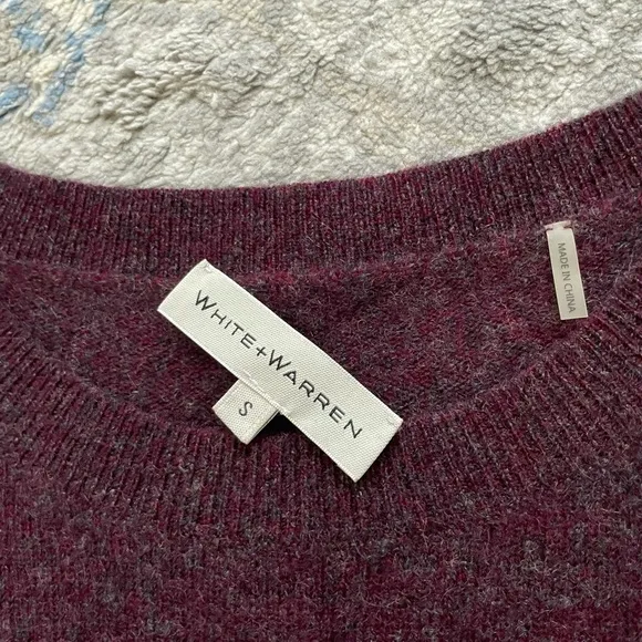 WHITE   WARREN Curved Rib Hem Crewneck Cashmere Sweater in Maroon/Purple/Magenta