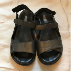 Wolky’s flora walking shoes sz 39
