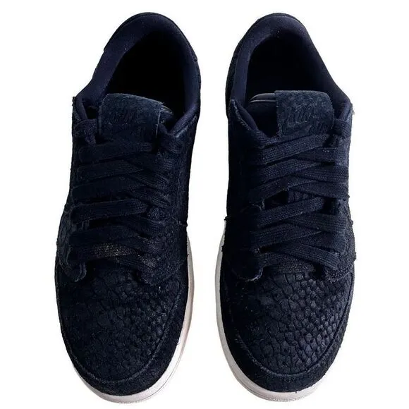 WOMANS AIR JORDAN 1 RE LO Size 7