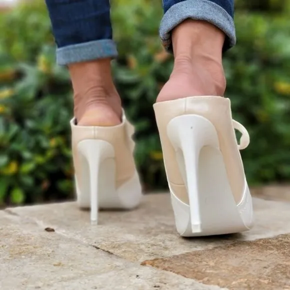 Women‎ Nude Low Cut Pontied Toe Booties