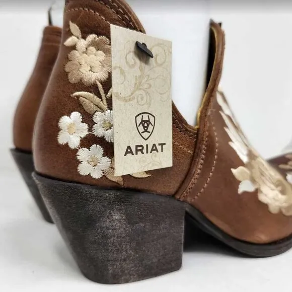 Women's 7 Ariat Encore Rose snip toe western cowgirl boots in Texas Tan 10040351