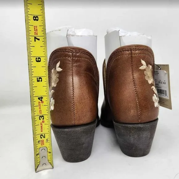 Women's 7 Ariat Encore Rose snip toe western cowgirl boots in Texas Tan 10040351