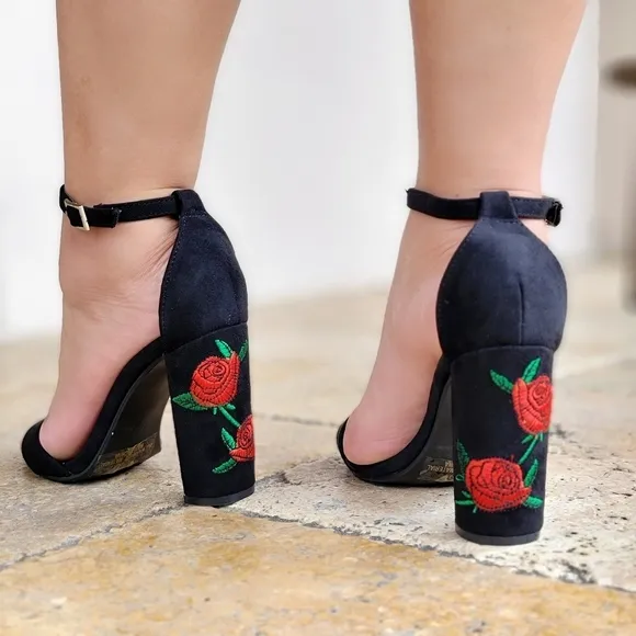 Women's Black Ankle Strap Chunky Heel Sandals