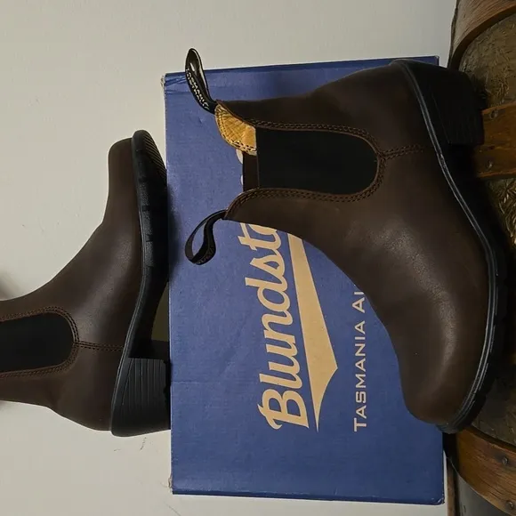 WOMEN'S BLUNDSTONE 1673 ANTIQUE BROWN HEEL PULL ON BOOTS ANKLE BOOTIES WITH BOX