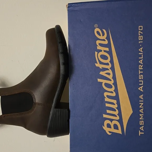 WOMEN'S BLUNDSTONE 1673 ANTIQUE BROWN HEEL PULL ON BOOTS ANKLE BOOTIES WITH BOX