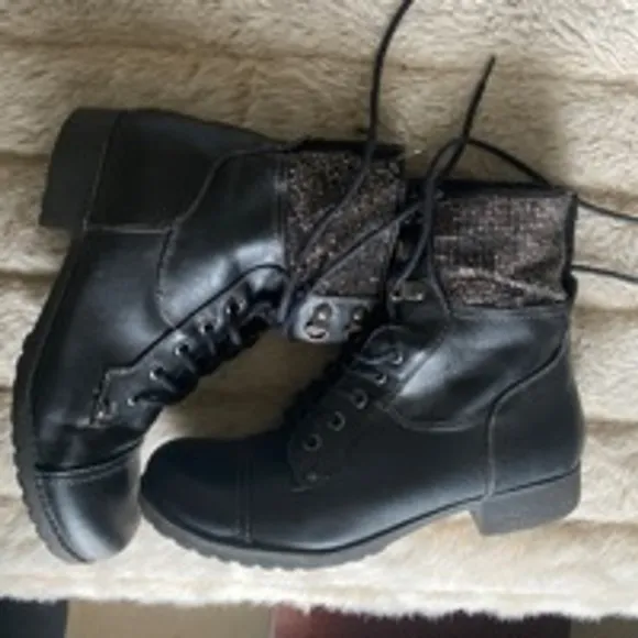 Women's Guess Black Combat Boots Size 8M